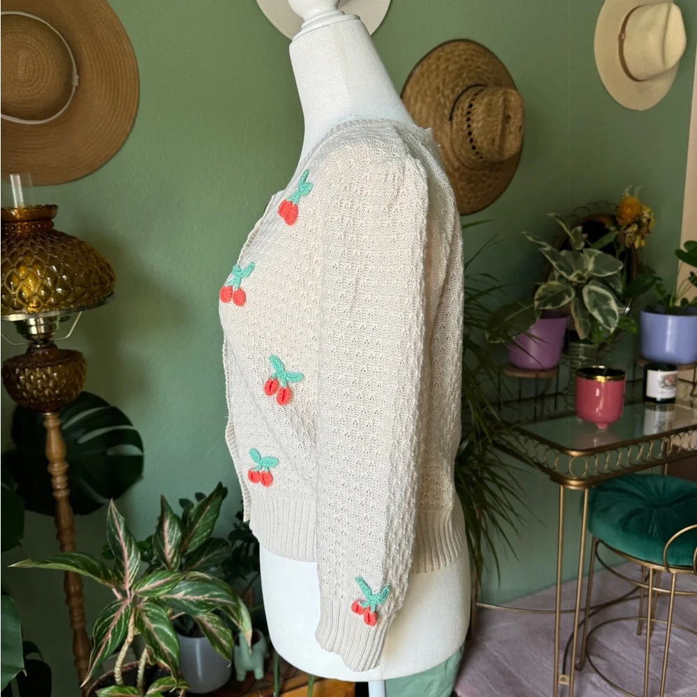Varga * Vintage Inspired * Cream Cardigan with Cherry Accents *  SZ L - Picture 4 of 6
